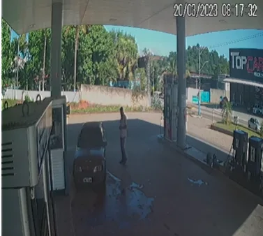 VÍDEO | Ladrões roubam malote com R$ 37 mil de posto de gasolina em Cachoeiro