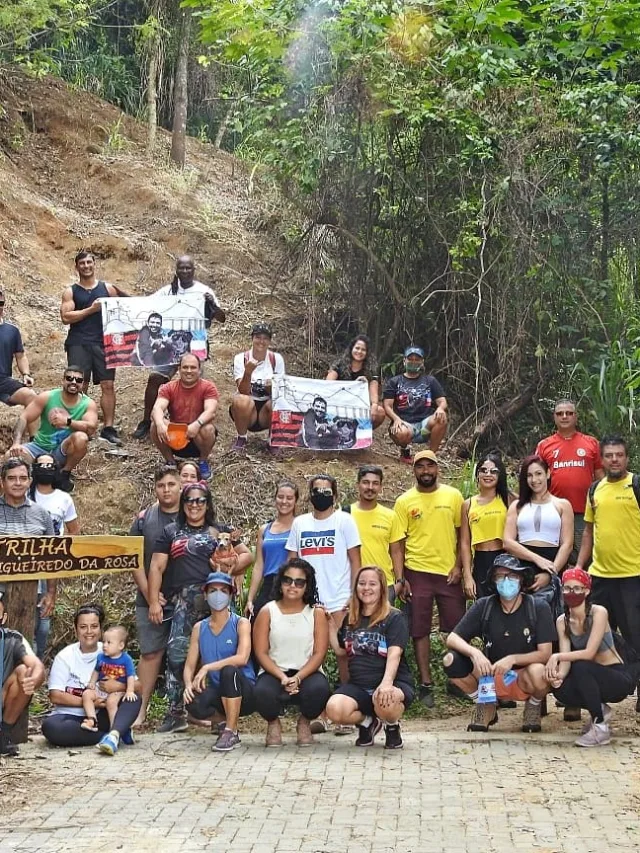 Amigos e familiares de inspetor morto no Morro do Moreno fazem homenagem em trilha