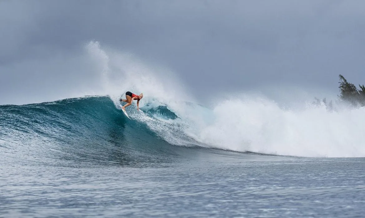 Surfe: ataque de tubarão causa adiamento de etapa do mundial feminino