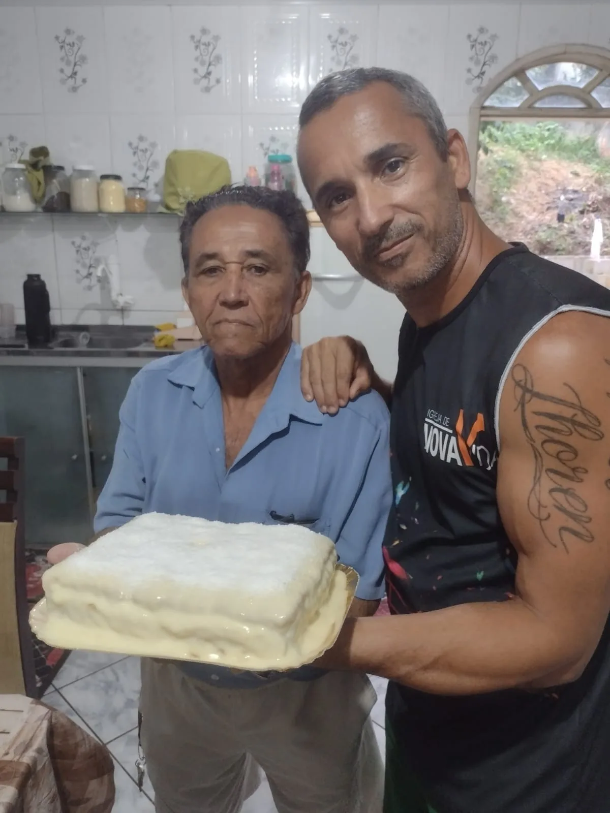 "Perdi meu herói", diz filho de idoso que morreu em desabamento de casa em Cariacica