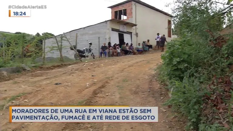 Rua em Viana não tem rede de esgoto e nem pavimentação