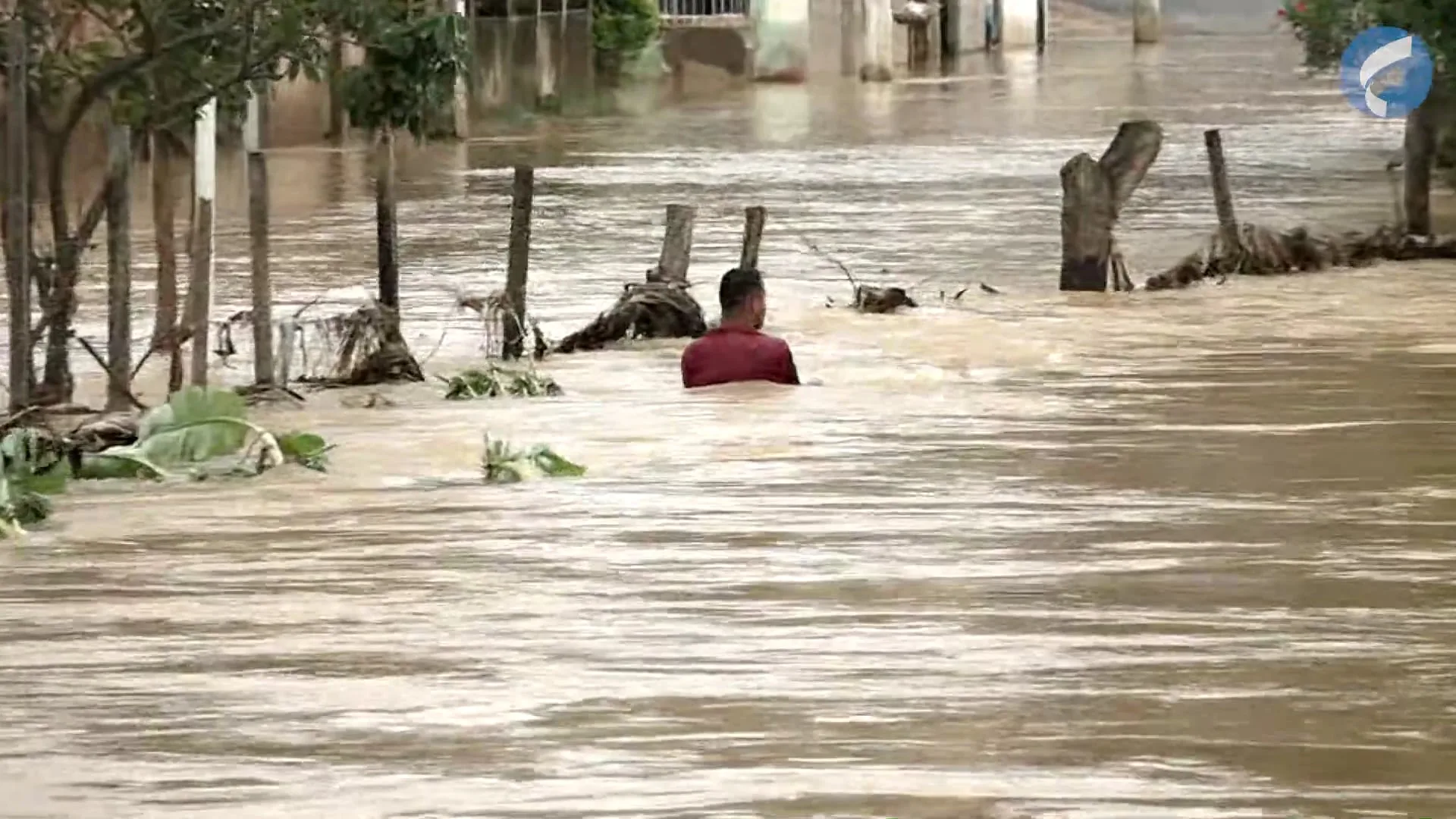 Comunidade à beira do Rio Formate sofre com alagamentos