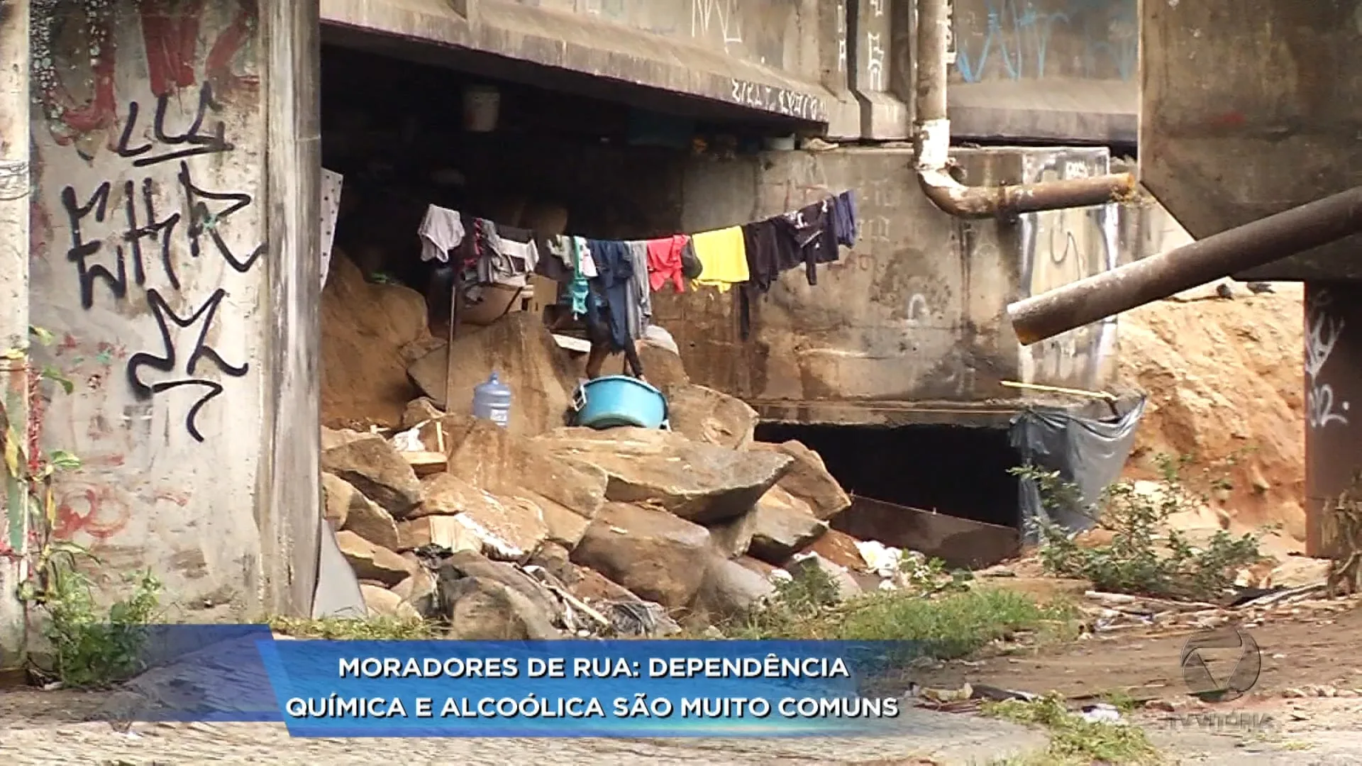 Pessoa em situação de rua agride moradora de Itapoã