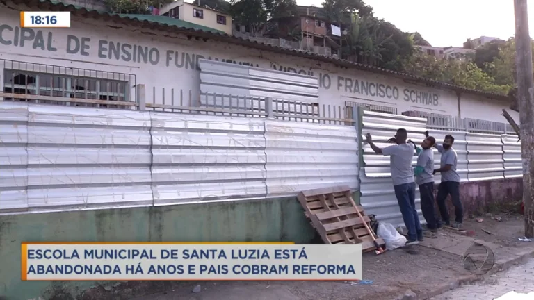 Escola está fechada desde 2018 por causa de um barranco
