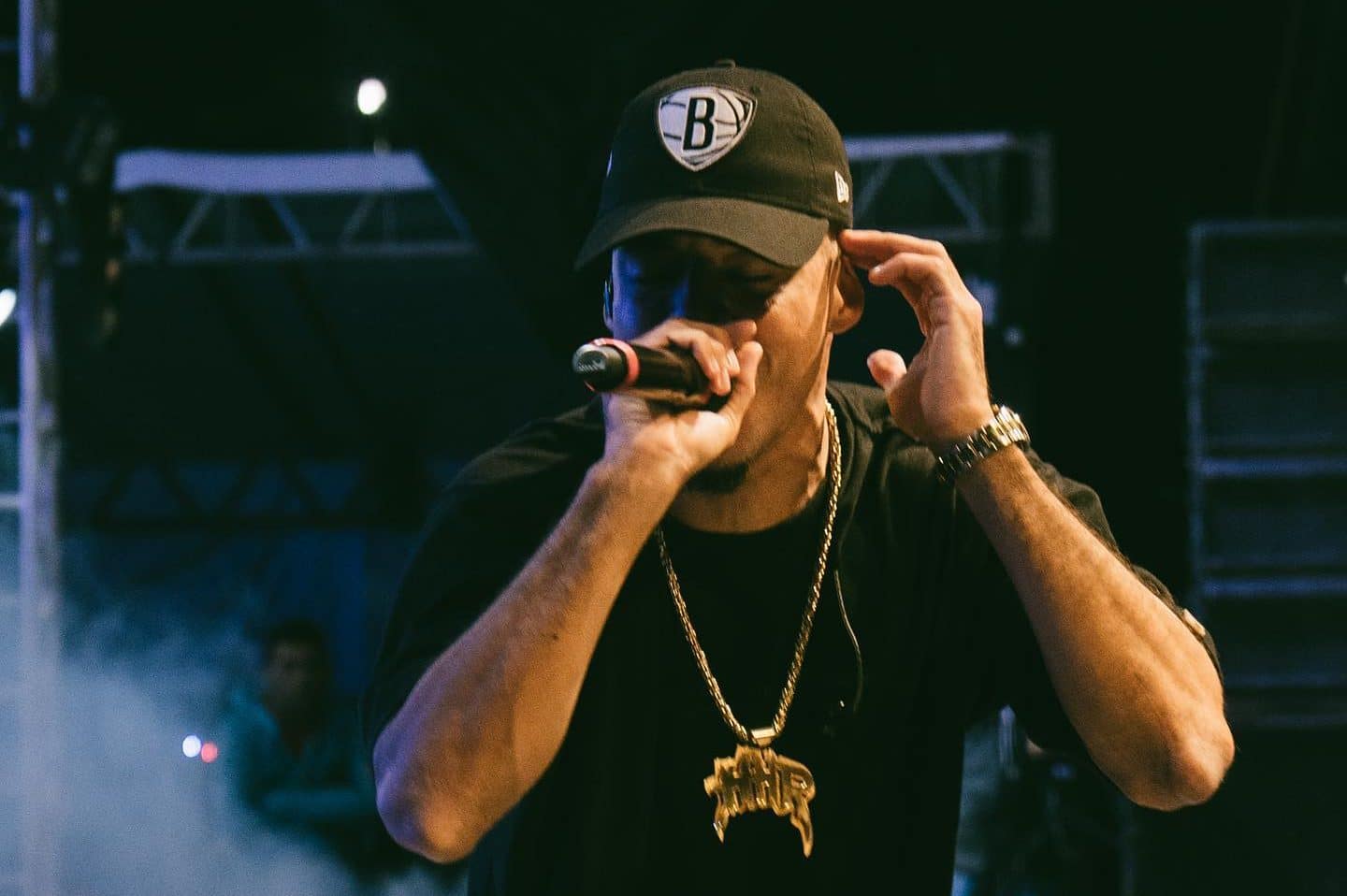 Fenômeno do rap, L7NNON faz show em Vitória