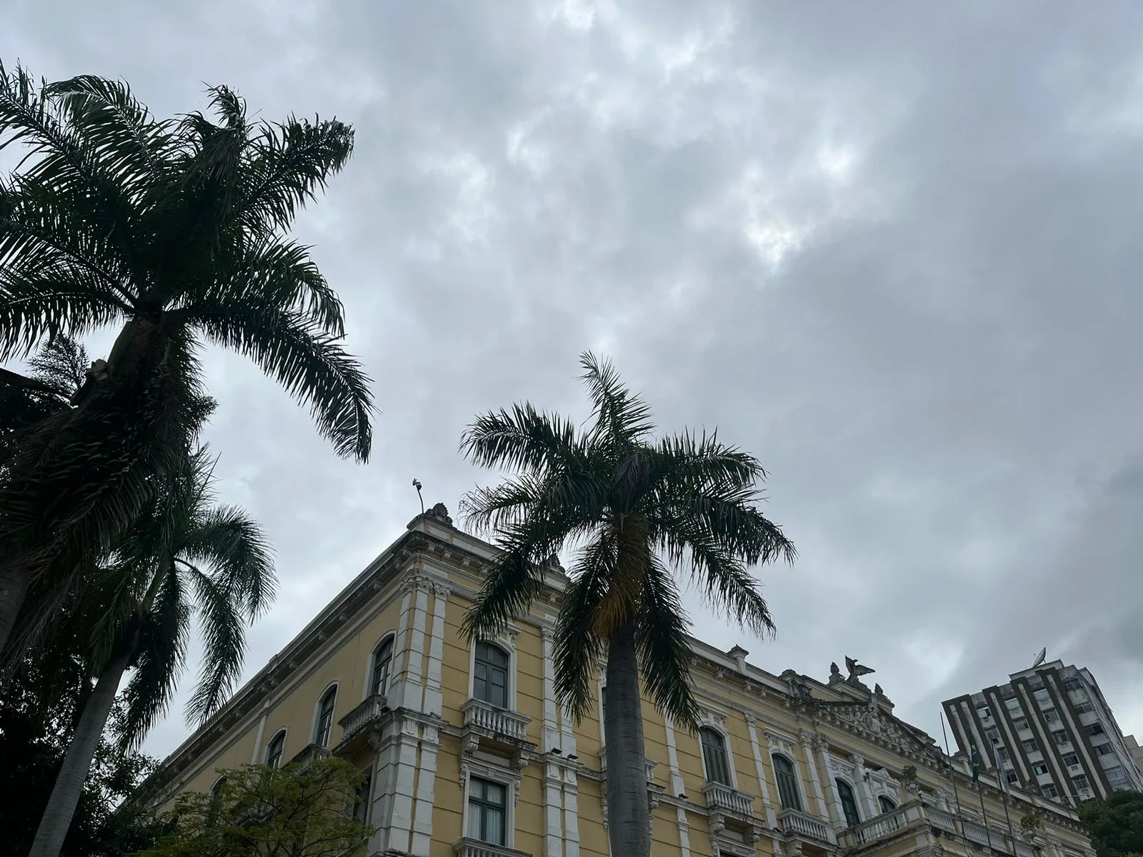 Cadê o sol? Veja a previsão do tempo deste fim de semana no ES