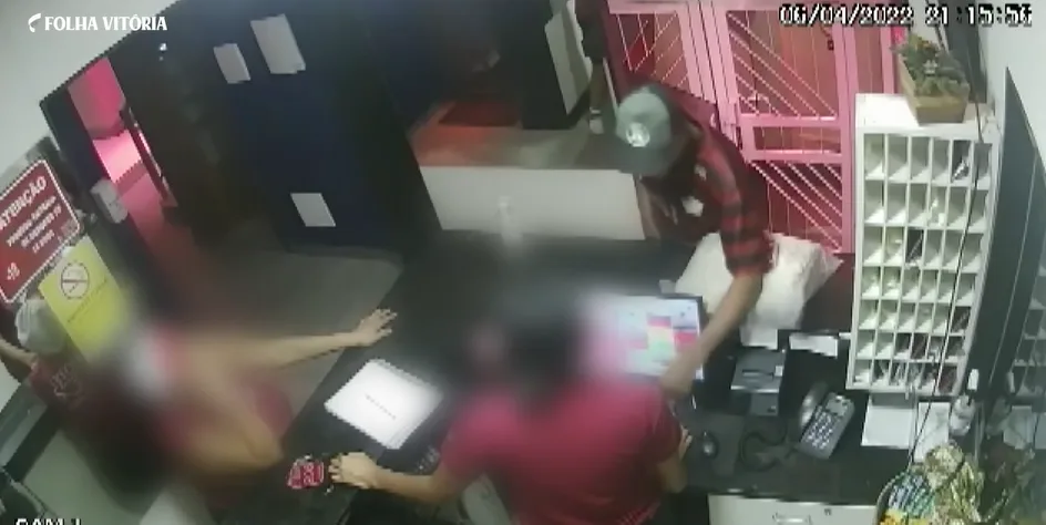 VÍDEO | Funcionárias de motel são ameaçadas durante assalto em Vitória