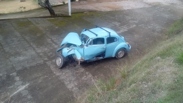 Uma pessoa morre e outras duas ficam feridas após acidente em Alegre