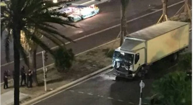 Número de mortos em ataque terrorista em Nice sobe para 73