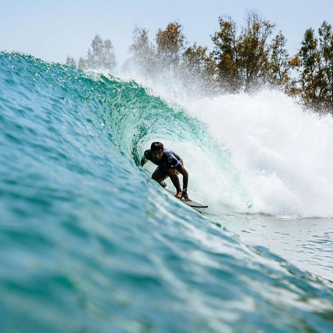 Filipe Toledo supera Medina na final e fatura título do Surf Ranch Pro