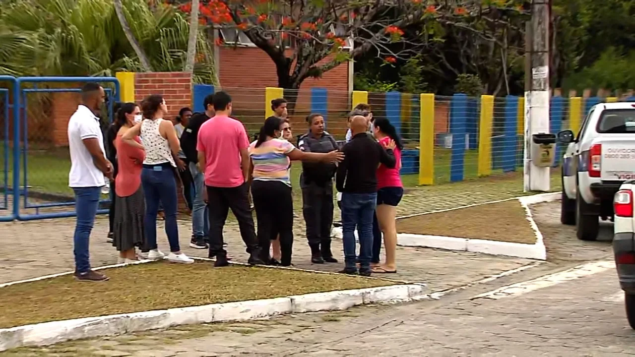 Tragédia em Aracruz: alunos pularam muro para fugir de atirador que invadiu escolas