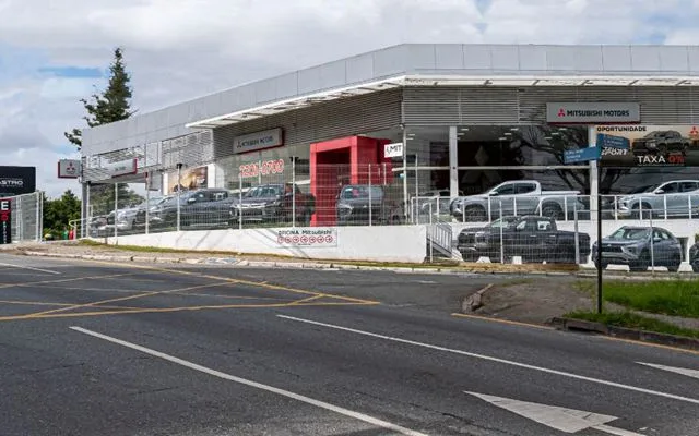 Grupo De Castro comemora 1 ano como dealer da Mitsubishi em Curitiba