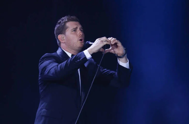 Michael Bublé faz show no Rio de Janeiro e encanta público