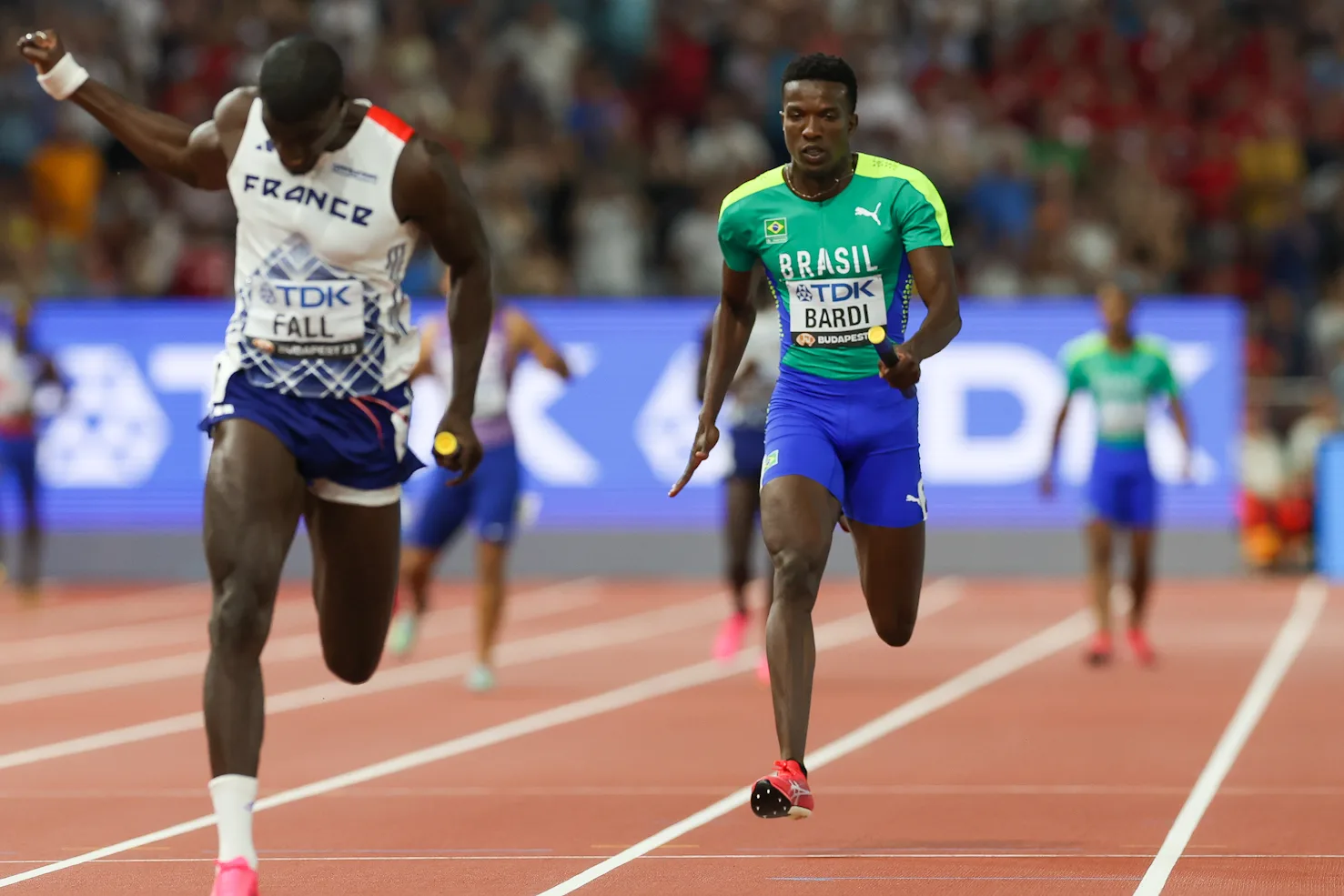 Paulo André é barrado e Brasil acaba desclassificado no 4x100m