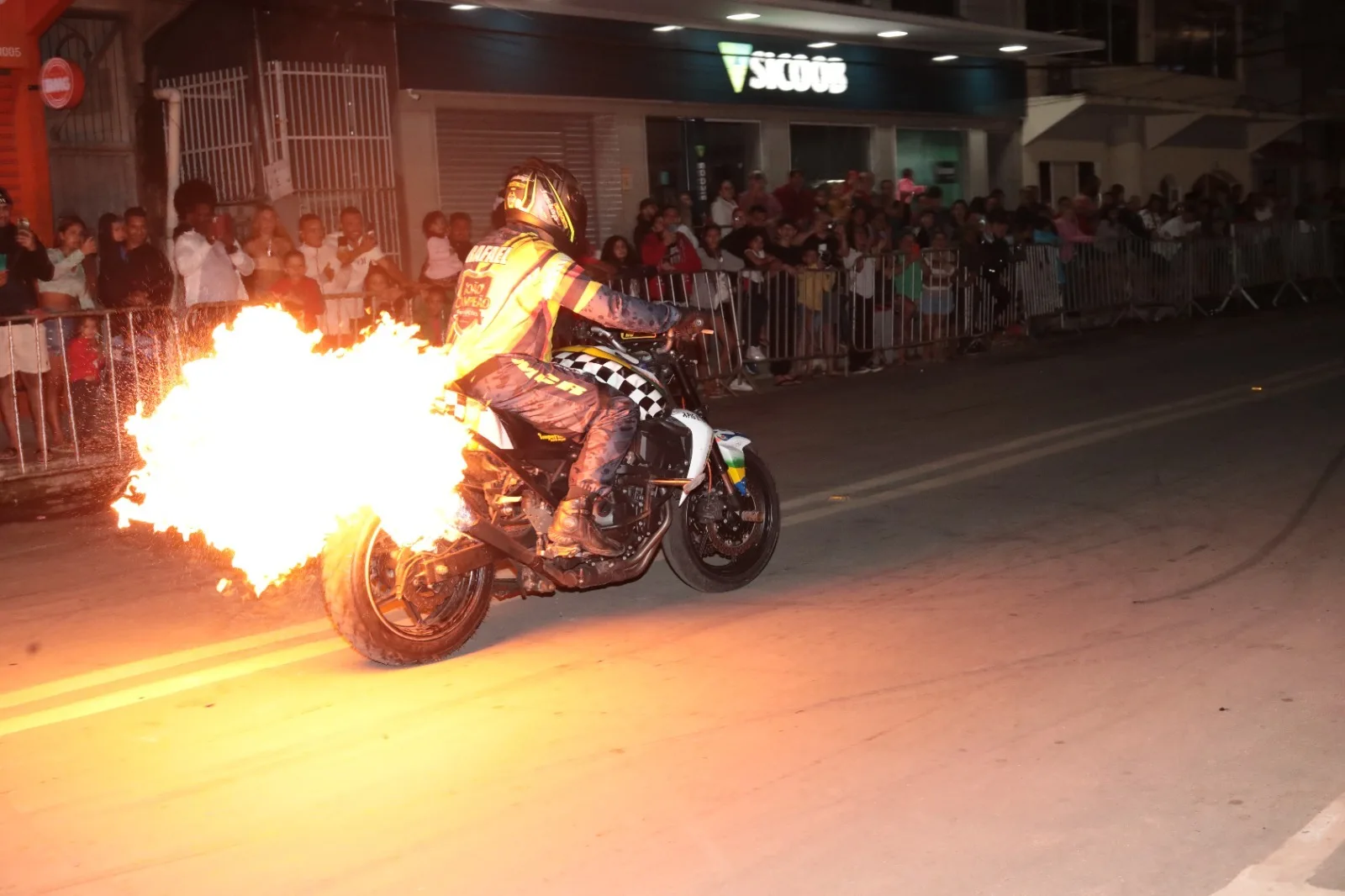 Serviço | Espetáculo gratuito com acrobacias de moto em Cariacica