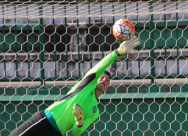 'Minha vida vale mais do que perder a perna', disse goleiro da Chapecoense