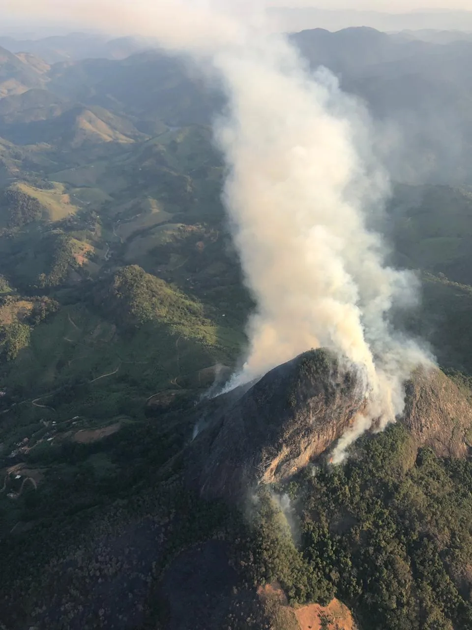 Incêndio atinge Reserva de Duas Bocas em Cariacica