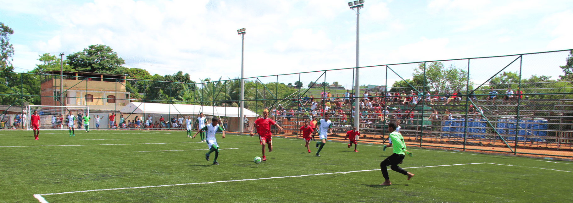 Campos Bom de Bola: espaços gratuitos para o esporte em Viana