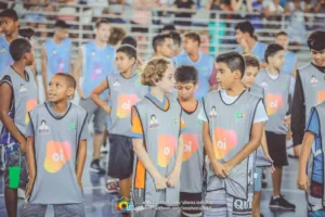 Anderson Varejão visita as crianças do seu projeto social voltado para o Basquete e Cidadania em Vitória/ES.