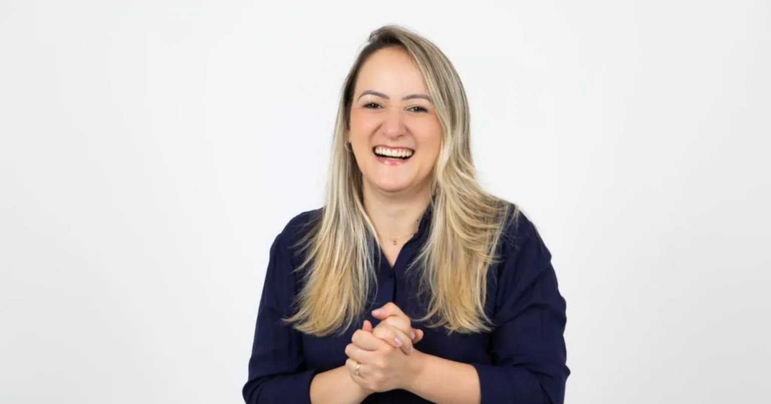 Ex-vendedora, Pri Prieto vira rainha dos móveis e faz sucesso na web