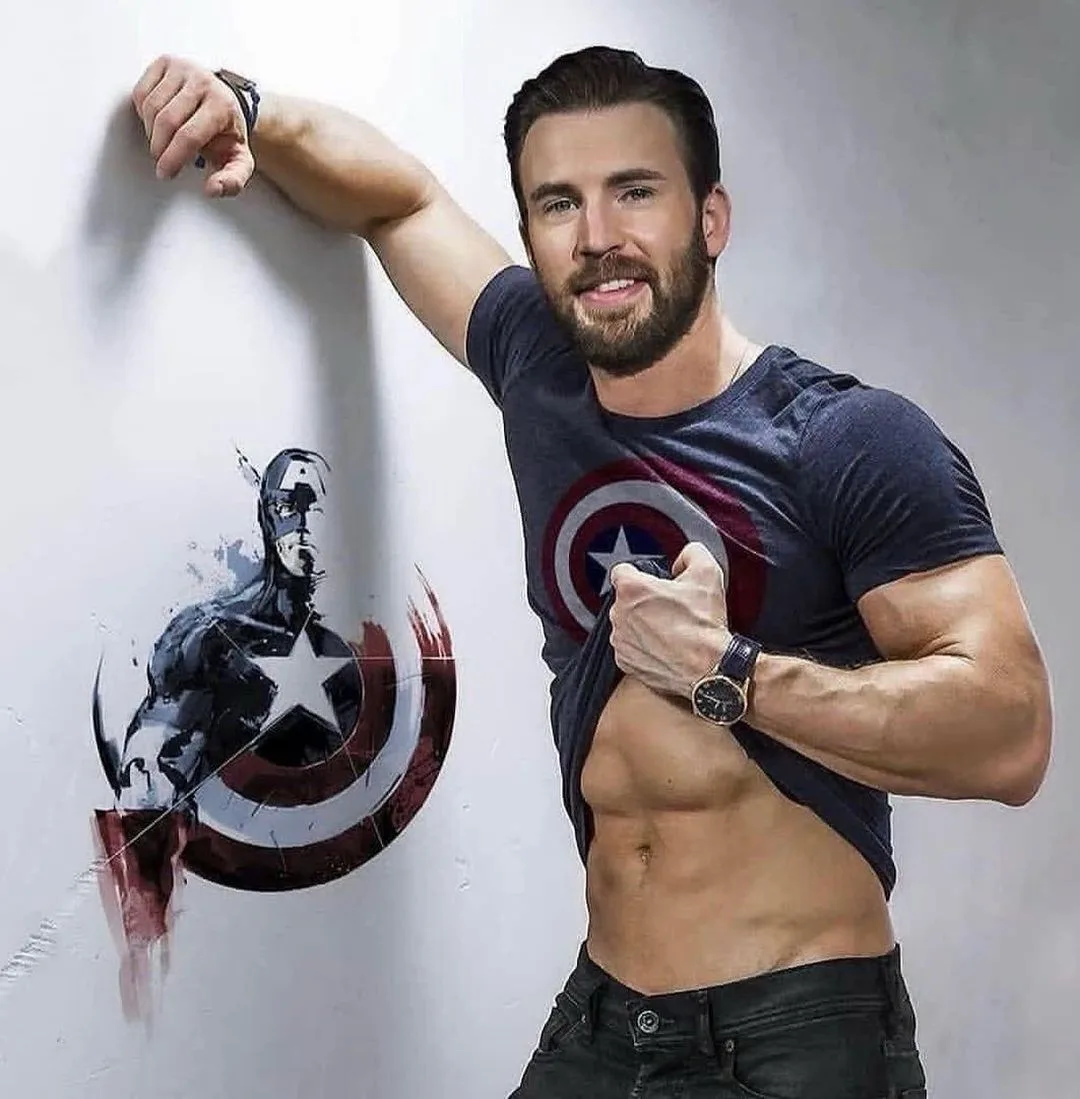 Chris Evans, o Capitão América, revela que está solteiro e que quer "amor para a vida toda"