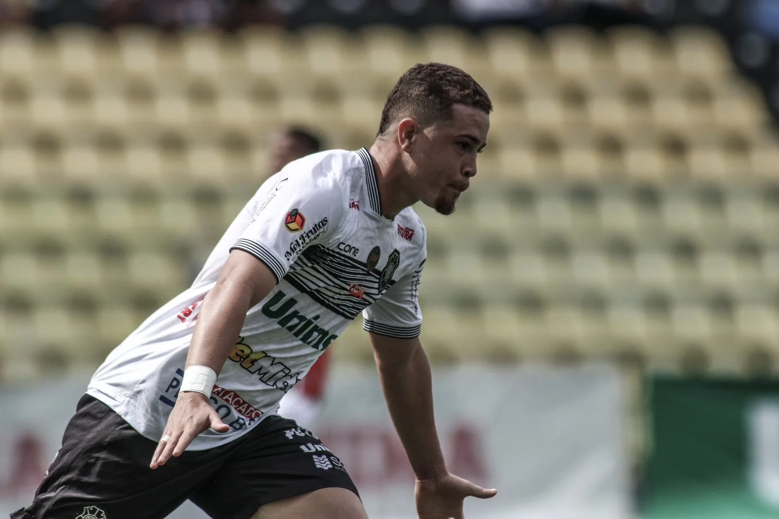 Rio Branco perde dois pênaltis, mas vence o Rio Branco VN e está na semifinal da Copa ES