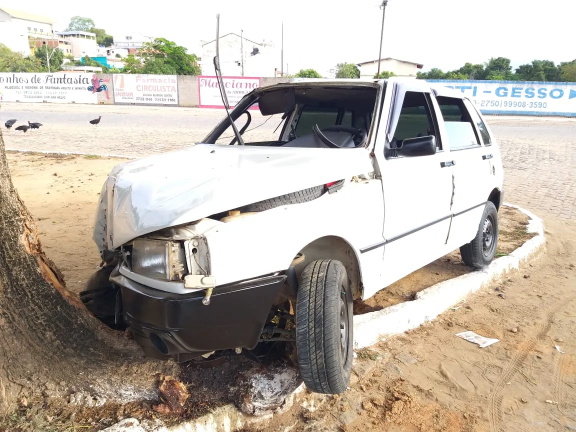 Homem é preso e adolescente é apreendido após furto de carro em Baixo Guandu