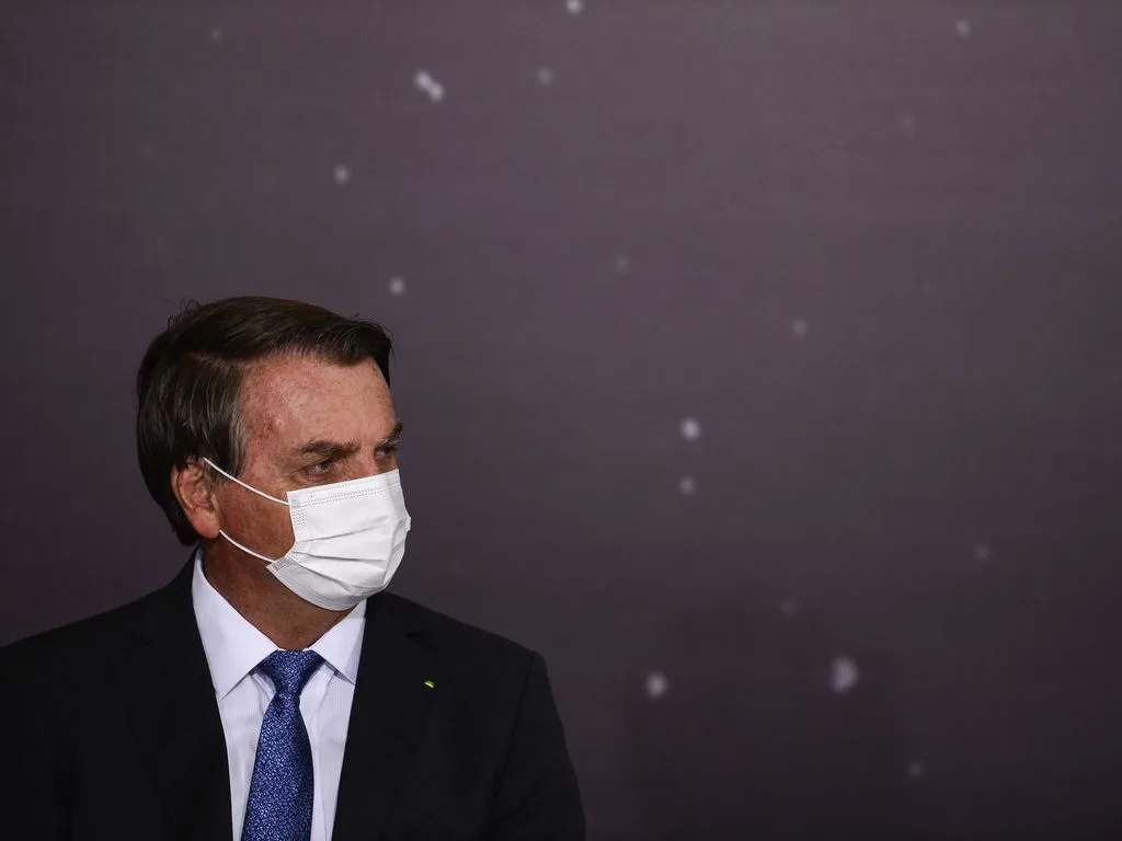 O presidente Jair Bolsonaro durante cerimônia de assinatura de acordo com os EUA para participar do Programa Lunar Nasa Artemis.