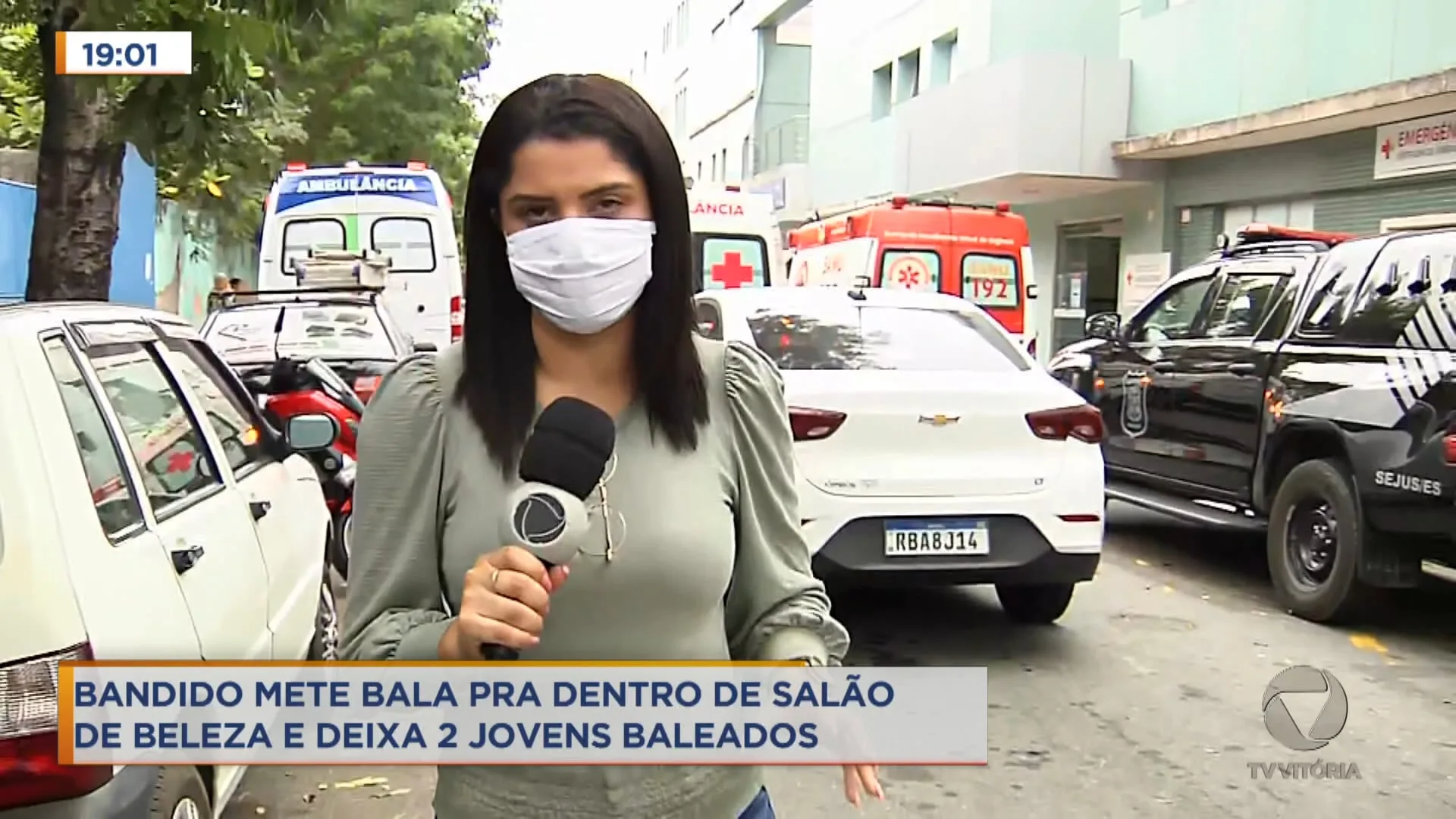 Dois jovens são baleados dentro de salão no bairro Jabour em Vitória