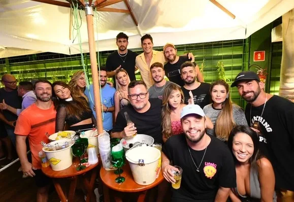 FOTOS | Veja quem são os famosos que curtiram festa badalada em Vitória