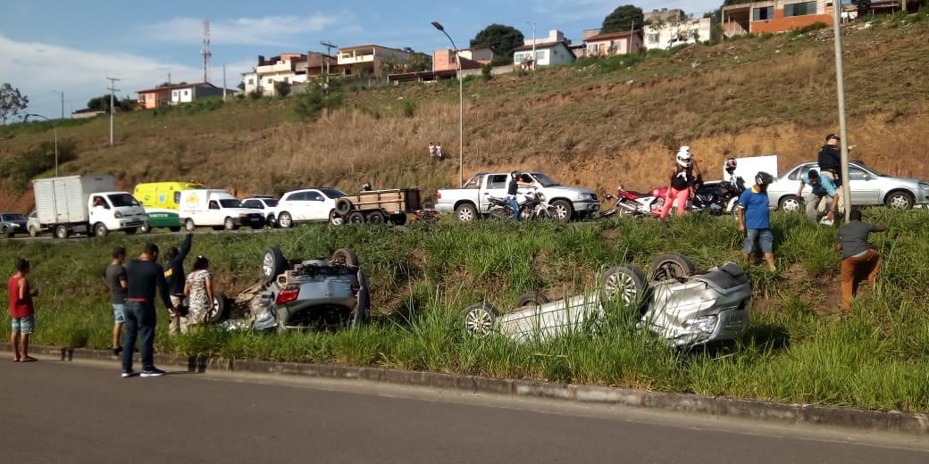 Uma pessoa morre e duas ficam feridas em acidente na BR 101 em Nova Carapina, na Serra