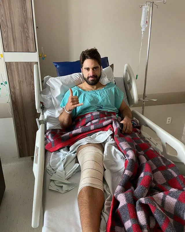 Bruno Schmidt passa por cirurgia no joelho e encerra temporada para ser esquecida