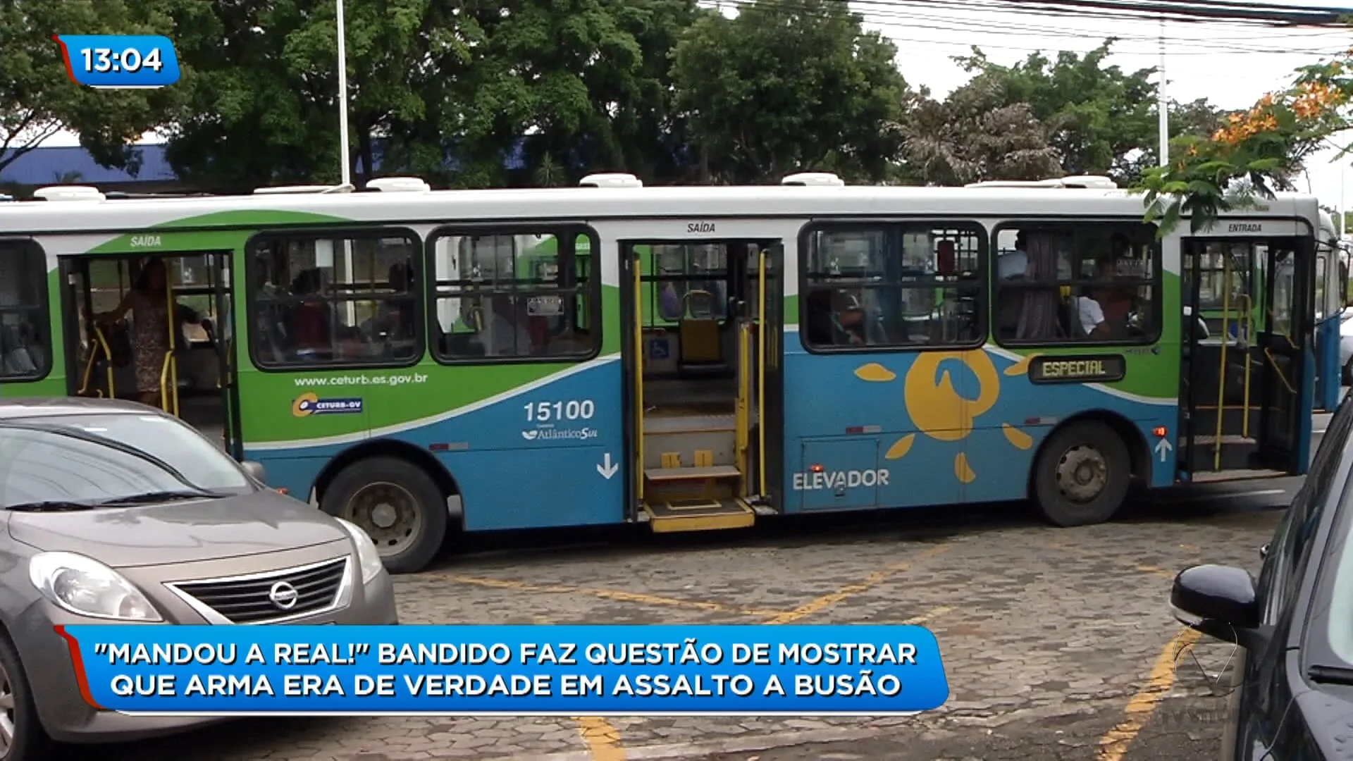 Criminosos fazem arrastão dentro de ônibus