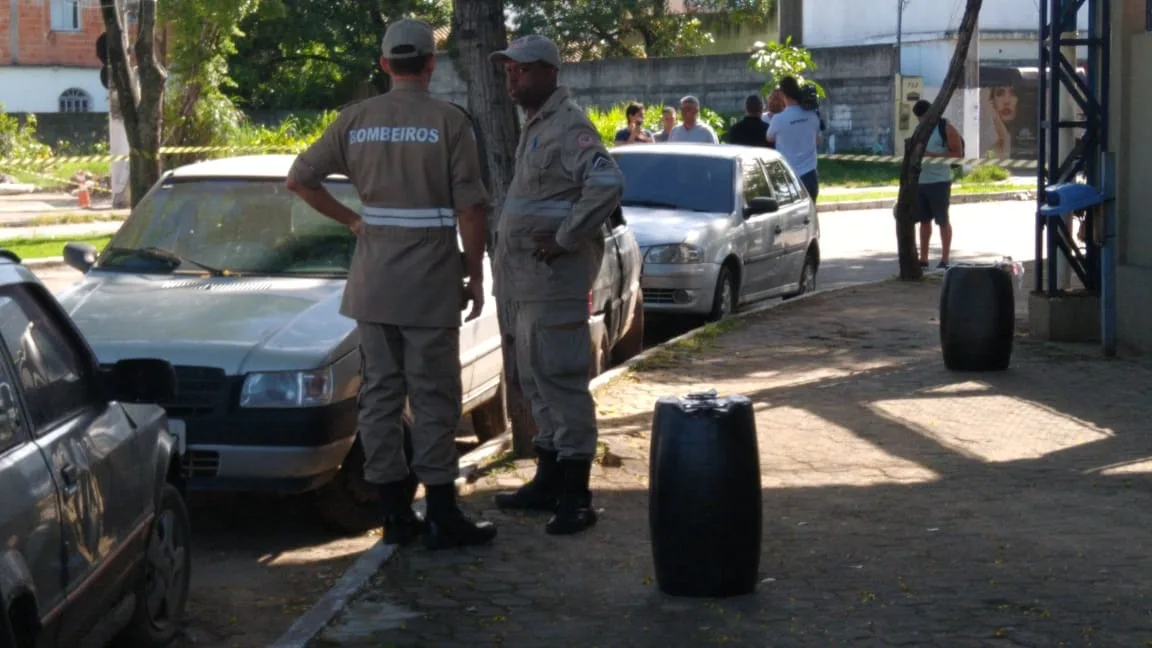 Risco de explosão interdita ruas em Vila Velha; carro é apreendido com 250 litros de gasolina