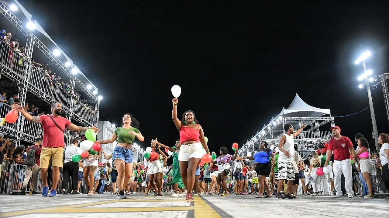 Kit Sambão: saiba o que pode levar para curtir o Carnaval de Vitória