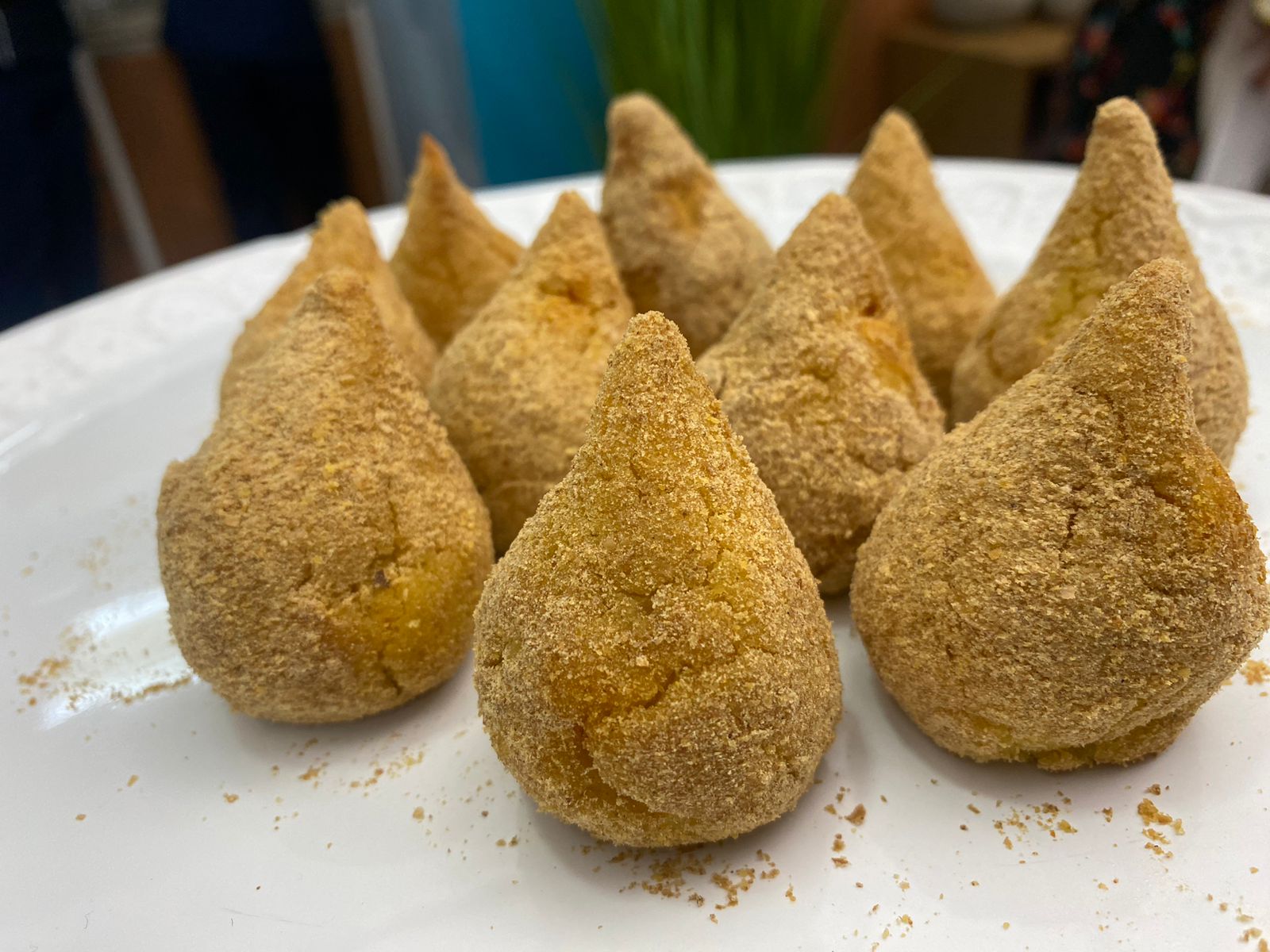 Receita fácil: aprenda a fazer uma deliciosa coxinha fit de frango