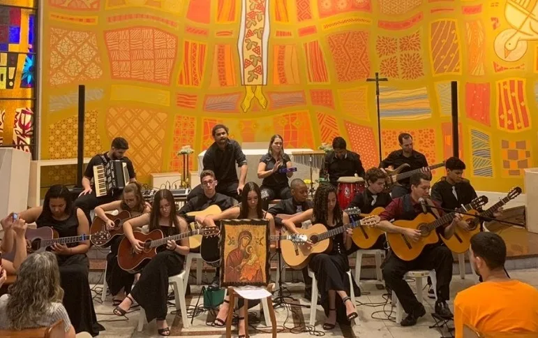 Programação natalina conta com apresentação da Orquestra de violões em Viana