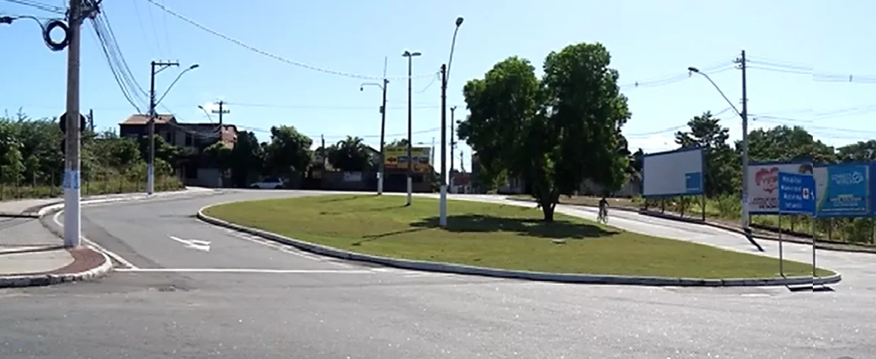 Motociclista é baleado ao passar por rotatória, na Serra