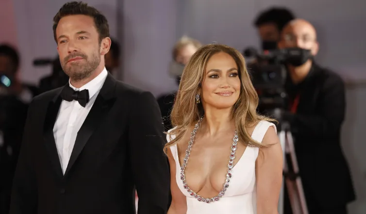 Após meses em crise, Jennifer Lopez pede divórcio a Ben Affleck