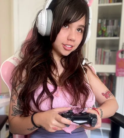 Kine-Chan enumera as vantagens de ter um namorado gamer