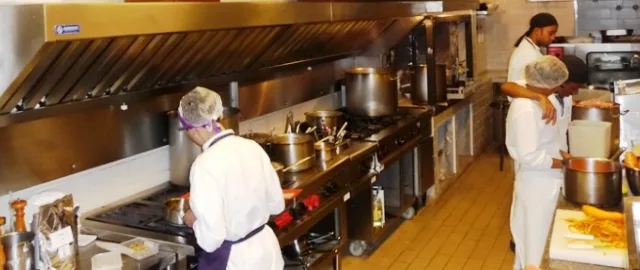 Vários empregos em cozinha industrial em Cariacica