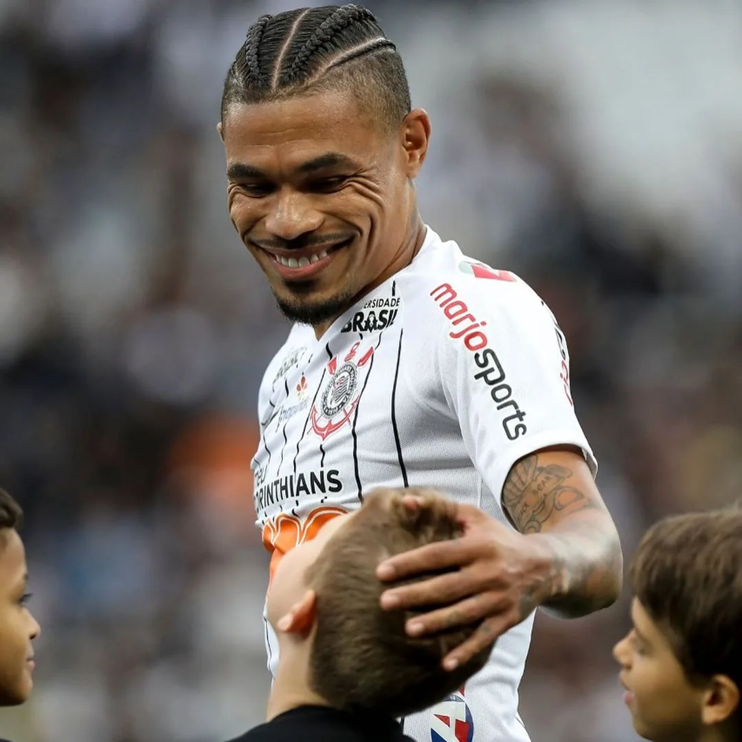 Após troca de treinador, Júnior Urso revela que clima no Corinthians melhorou