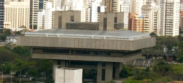 Salário de R$ 9 mil no Tribunal de Contas de SP