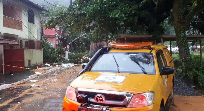 Temporais deixam ao menos 9 mortos e 12 desaparecidos no Estado do Rio