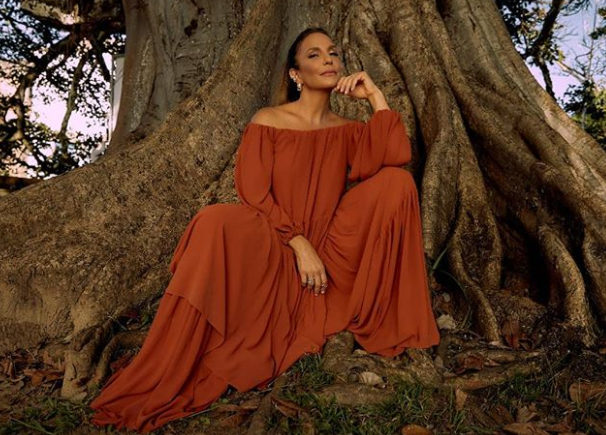 Ivete Sangalo revela que gosta de usar renda para se sentir sexy: 'tudo pode acontecer'