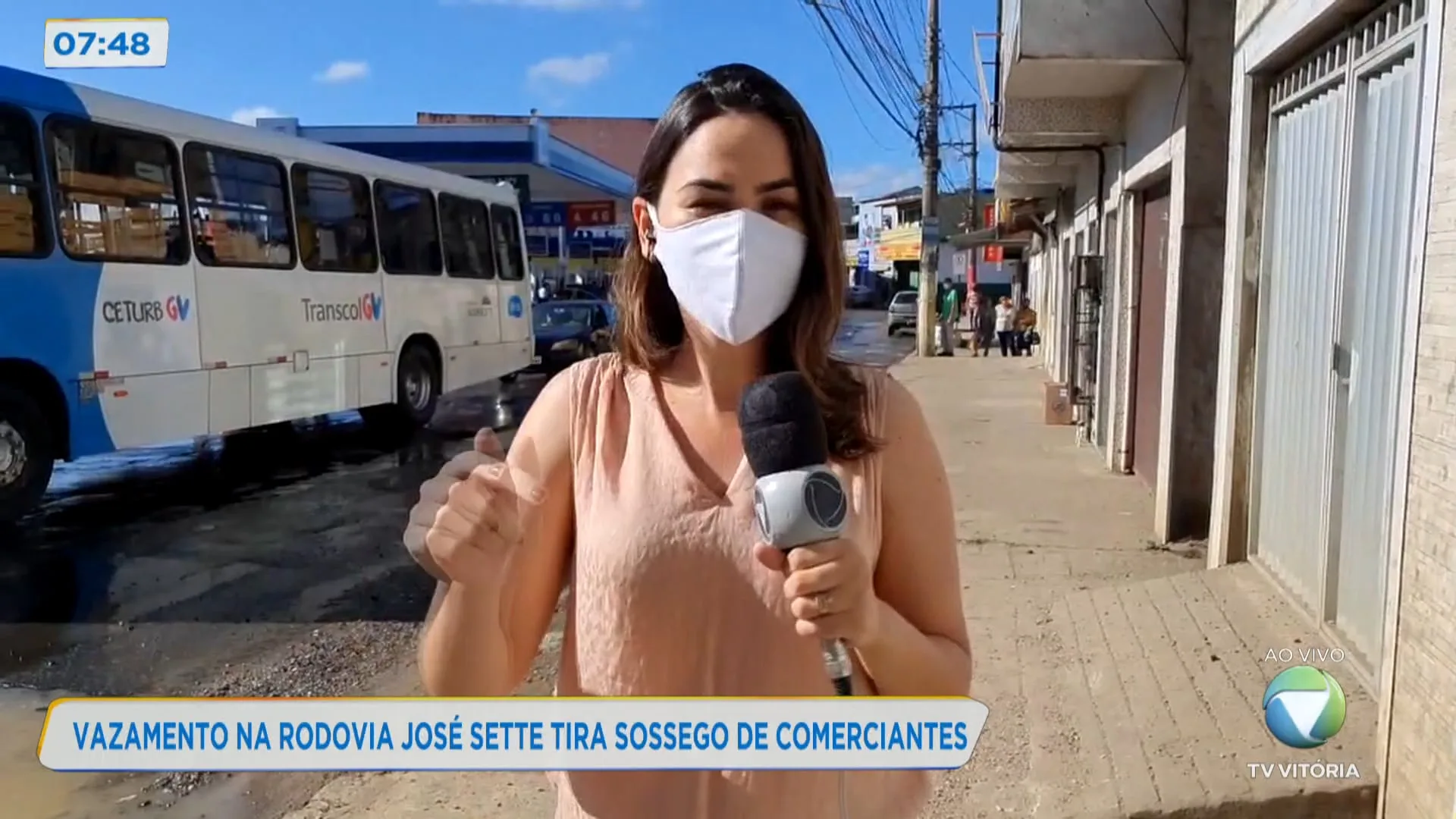 Vazamento na Rodovia José Sette tira sossego de comerciantes