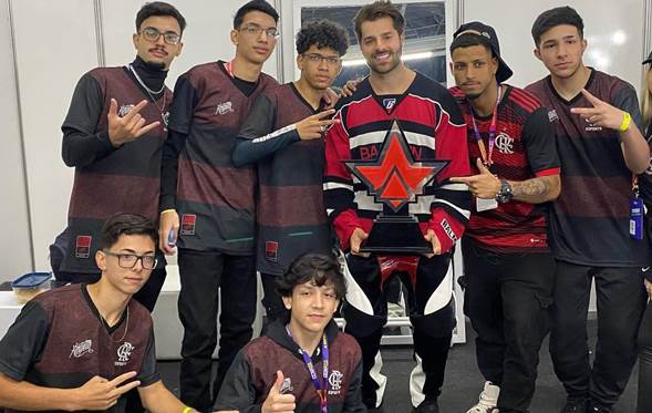 Flamengo Medellin ganha campeonato presencial de Free Fire na CCXP