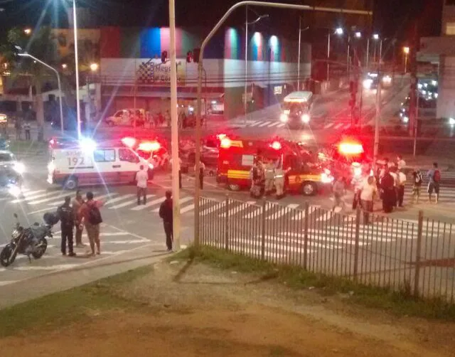 Motociclista fica gravemente ferido após ser atingido por carreta na Serra