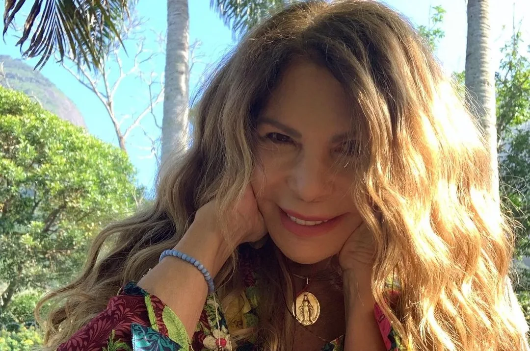 Elba Ramalho critica falta de forró no São João: "Assume que é um festival"