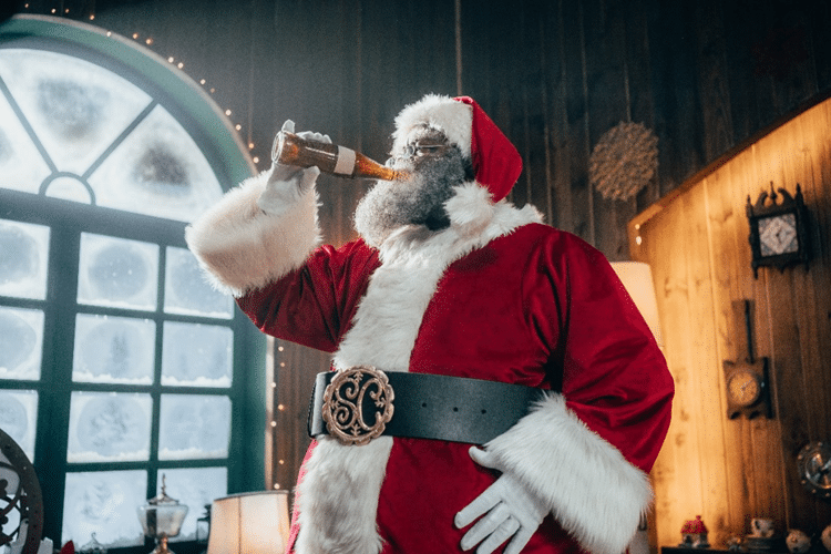 Coca-Cola apresenta nova campanha de natal, "Desperte o Papai Noel que há em você"